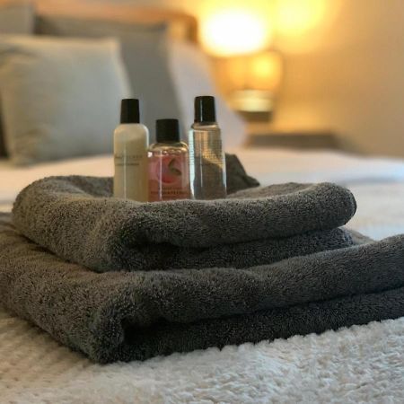 Modern Cosy Warm Home With Free Parking Chelmsford Eksteriør bilde