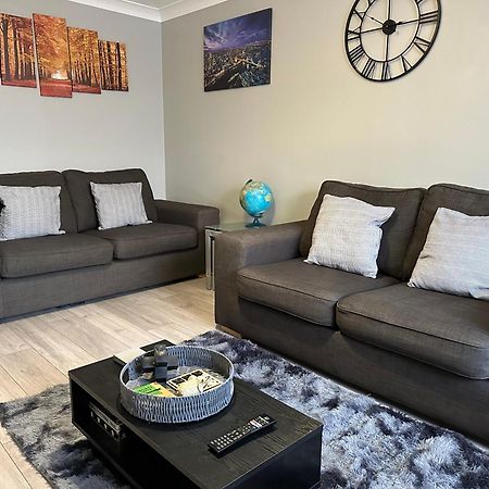 Modern Cosy Warm Home With Free Parking Chelmsford Eksteriør bilde