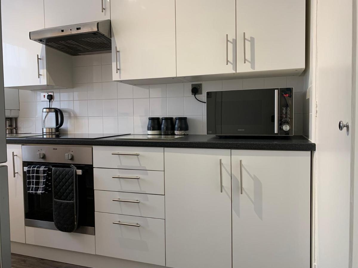 Modern Cosy Warm Home With Free Parking Chelmsford Eksteriør bilde