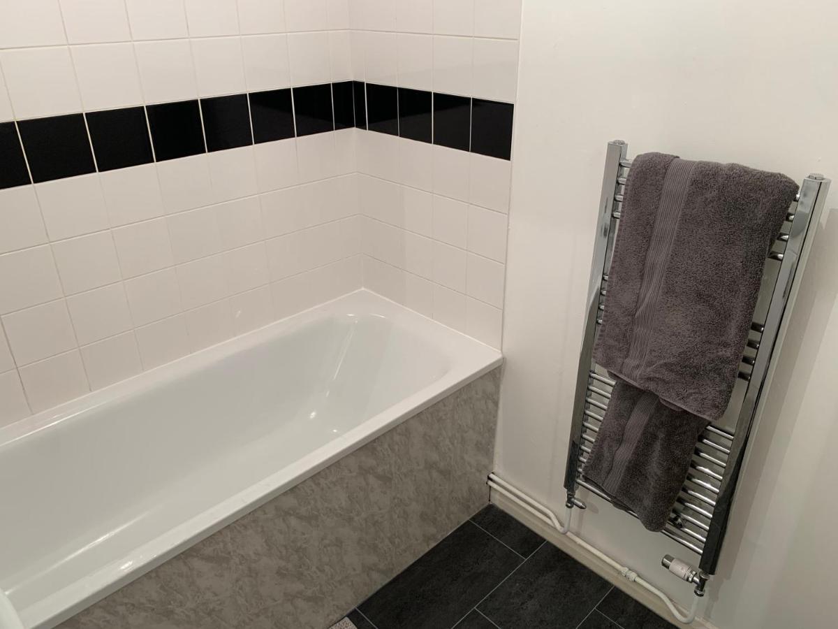 Modern Cosy Warm Home With Free Parking Chelmsford Eksteriør bilde