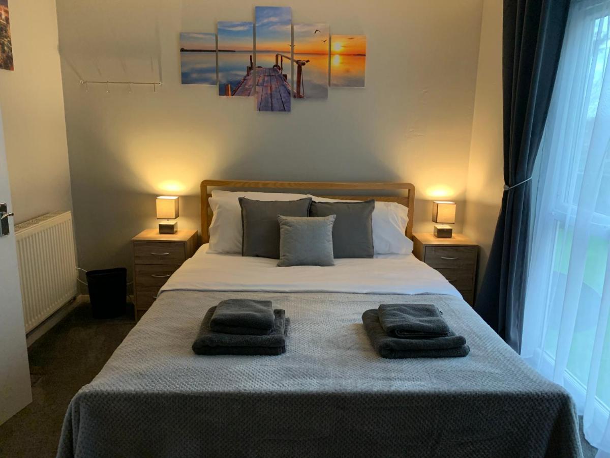 Modern Cosy Warm Home With Free Parking Chelmsford Eksteriør bilde