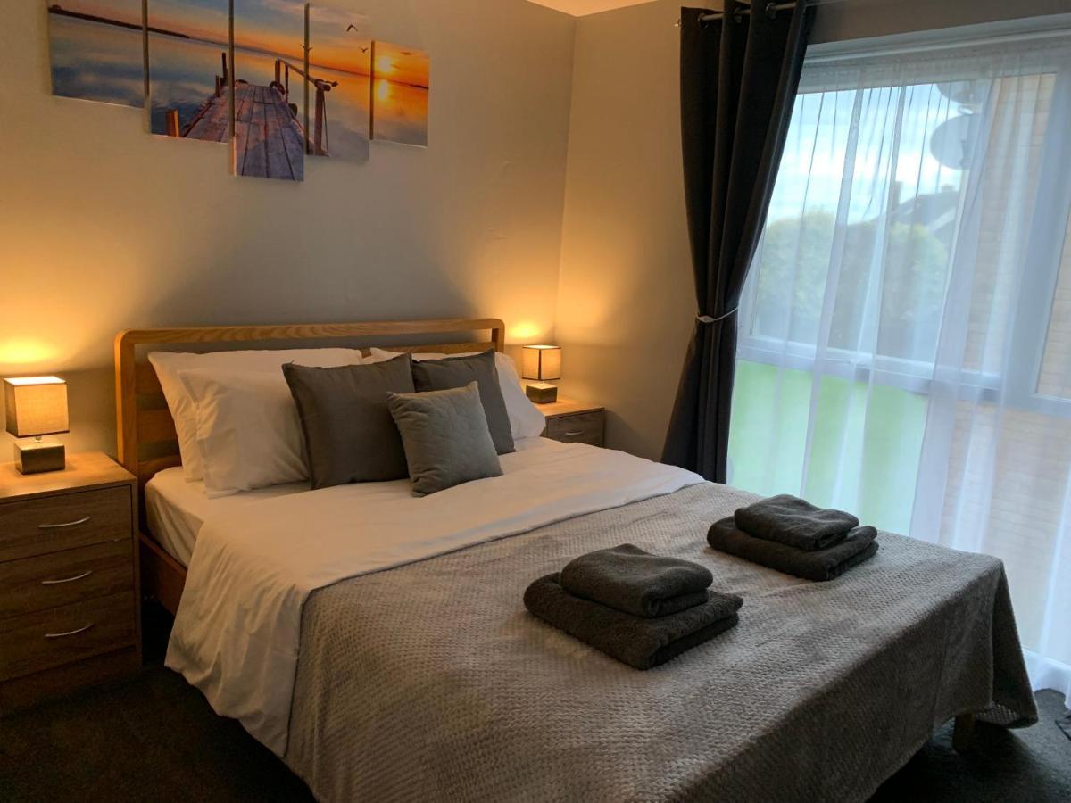 Modern Cosy Warm Home With Free Parking Chelmsford Eksteriør bilde