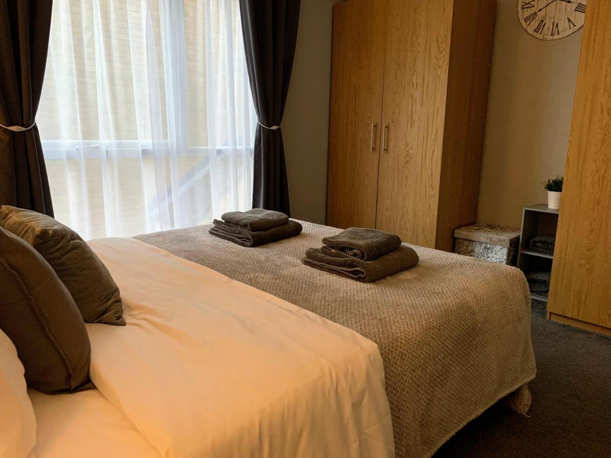 Modern Cosy Warm Home With Free Parking Chelmsford Eksteriør bilde