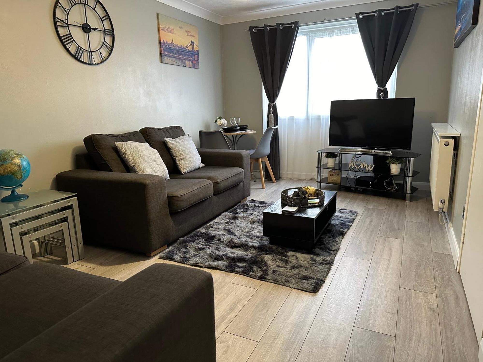 Modern Cosy Warm Home With Free Parking Chelmsford Eksteriør bilde